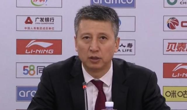 四位兄弟罗生门似的自辩更像是对伪善人生的修饰，每个人长大后的眉目变化，都印证着多年后少年不在的现实